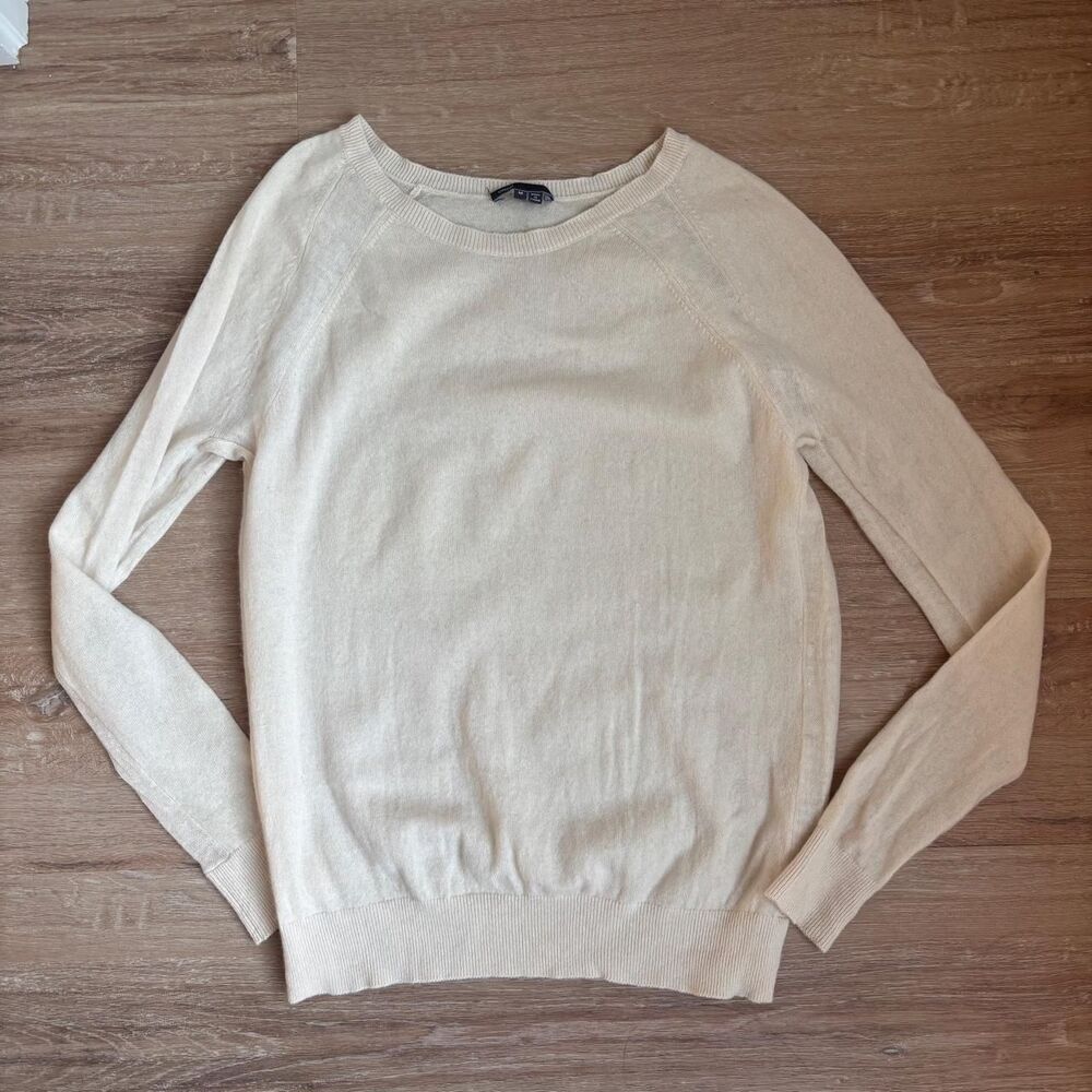 Vince cream cashmere sweater crewneck size M - Picture 2 of 5